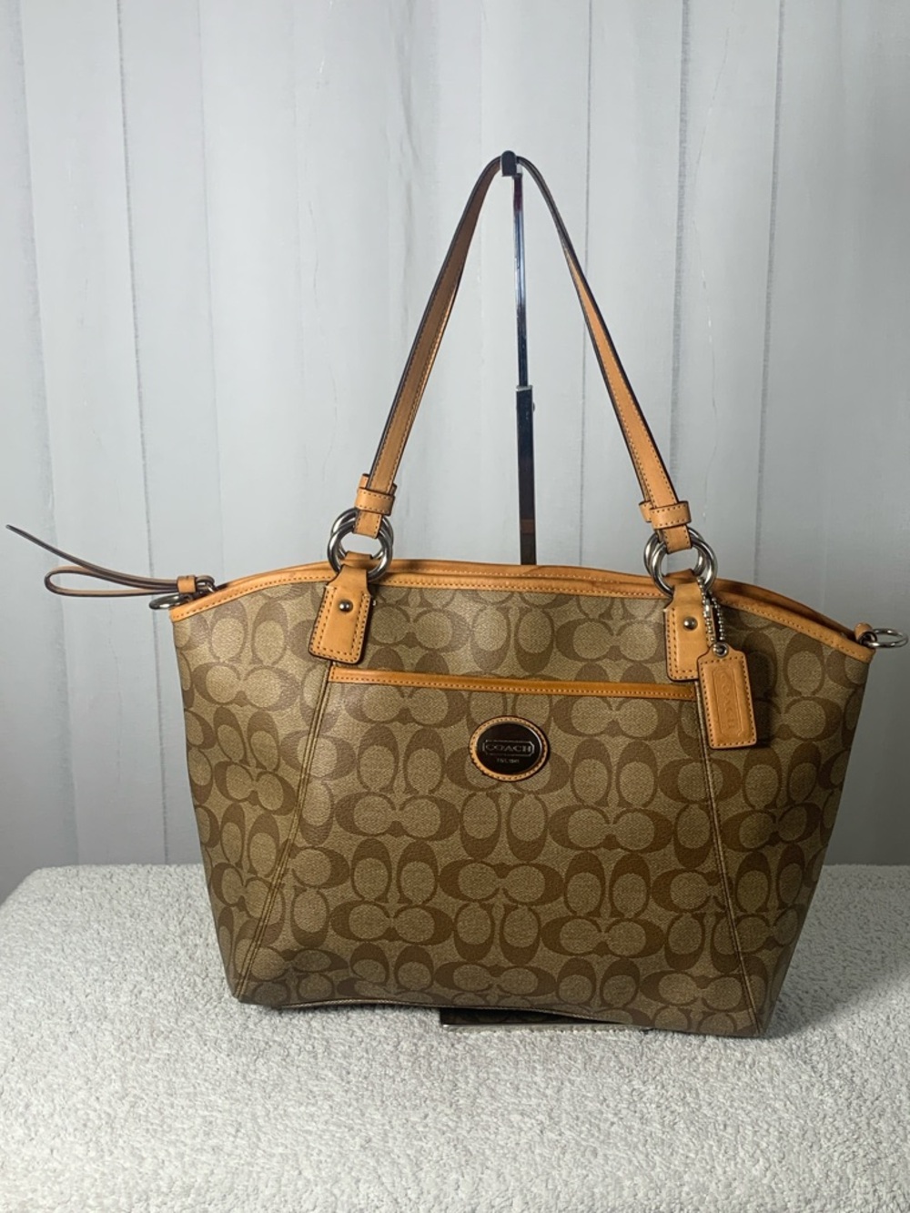 GUC Coach Peyton Signature Tote Bag